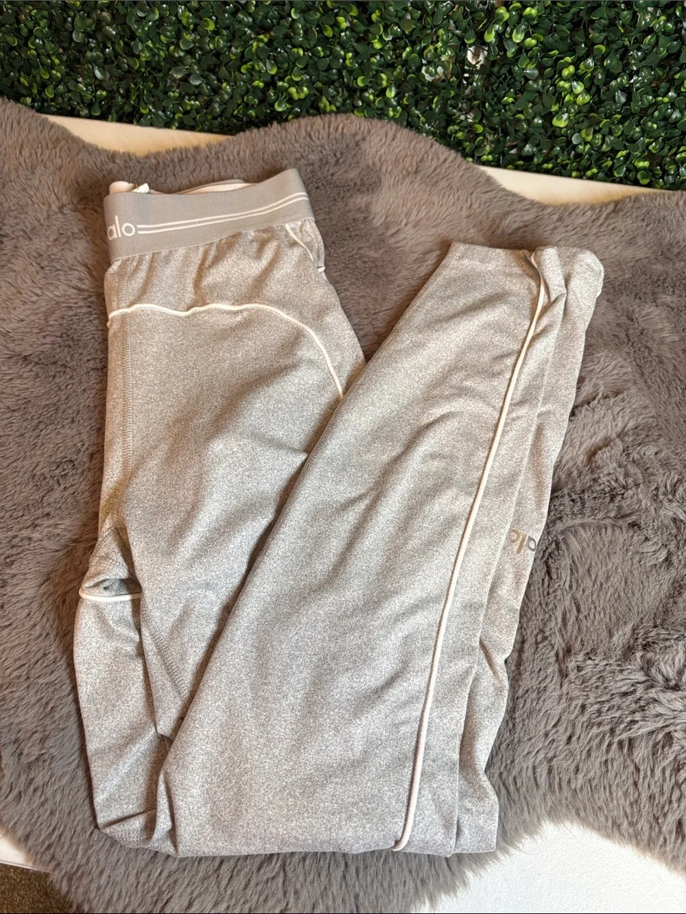 ALO Yoga Grey leggings Size Small